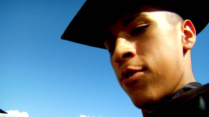 Чёрный и голубой Скриншот 3