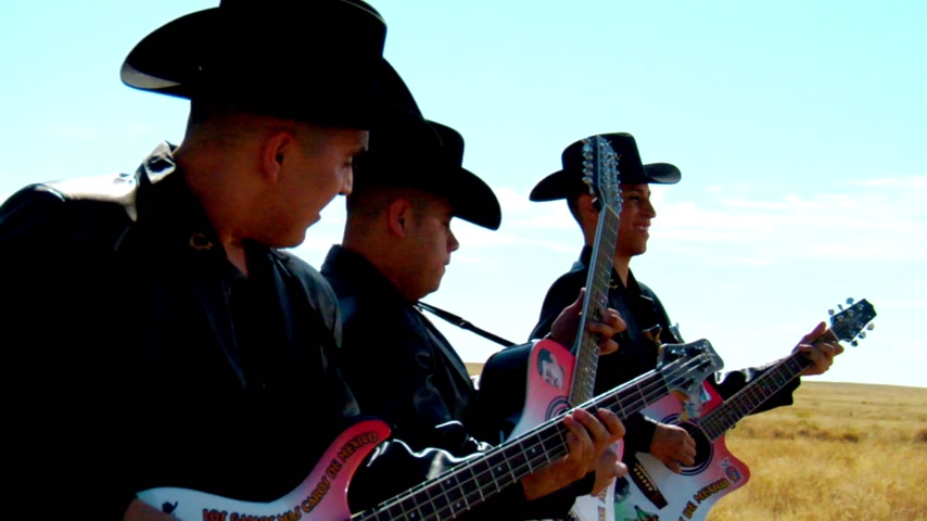 Чёрный и голубой Скриншот 4