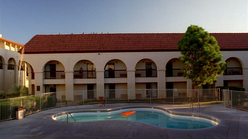 Чёрный и голубой Скриншот 36